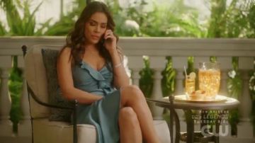 Bleu Robe à Volants porté par Cristal Carrington (Daniella Alonso) dans la Dynastie Saison 3 Épisode 12
