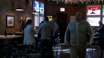Adidas Tartan BB Track Pants usado por Joe Cruz (Joe Minoso) como se ve en Chicago Fire (S08E13)