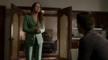 Jambe Pantalon porté par Fallon Carrington (Elizabeth Gillies) dans la Dynastie Saison 3 Épisode 13