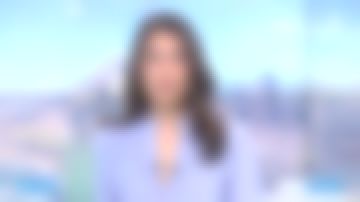 La camisa suelta en algodón y viscosa, cuello ascendente por Émilie Tran Nguyen en 12/13 Journal de France 3 el 10.02.2020