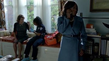 Manteau en cachemire bleu d'Annalise Keating dans How to get with murder