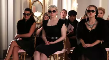 Les looks de la série Scream Queens : Billie Lourd porte un collier Baublebar pour incarner Chanel #3 dans la saison 1, episode 7