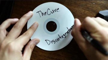 Referencia de Elliot al álbum Disintegration of The Cure en Mr Robot