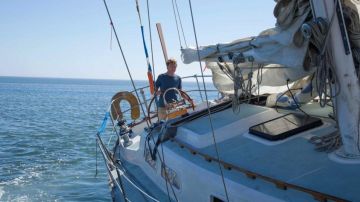 The Cal 39 yacht "Virginia Jean" Robert Redford in All is lost