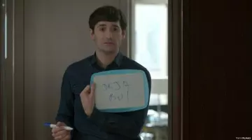 Slate-erasable graph paper with felt-Hervé André-Jezack (Nicolas Maury) in Ten per Cent S01E03