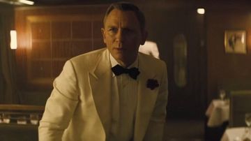 Chaqueta de esmoquin marfil Tom Ford de Daniel Craig en Spectre