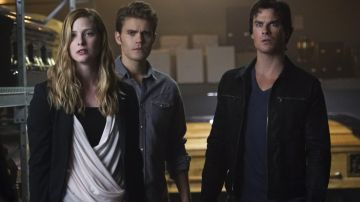Le débardeur blanc de Valérie Tulle dans The Vampire Diaries 7x05