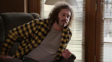 The plaid shirt yellow Erlich Bachman (T. J. Miller) in Silicon Valley S02E09