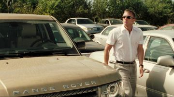 The car Range Rover James Bond (Daniel Craig) in Casino Royale