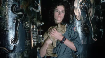 La montre digitale Casio F-100 portée par Sigourney Weaver sur une photo promotionnelle du film Alien