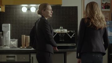 The coffee machine Delta Q in Ten per Cent S01E03