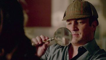 The magnifying glass of detective Richard Castle in Castle