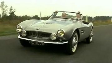 El BMW 507 Touring Sport de 1956 conducido por Fandor (Jean Marais) en la película Fantômas