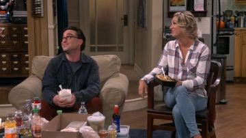 La chemise Hunter de Penny dans The Big Bang Theory S09E09