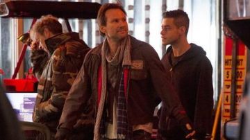La veste marron de Christian Slater dans Mr. Robot
