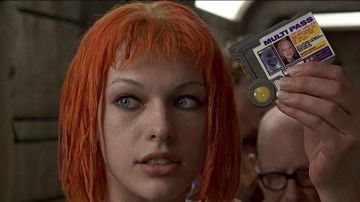 El pase múltiple de Leeloo (Milla Jovovich) en El quinto elemento