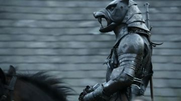 Le casque du limier / Sandor Clegane (Rory McCann) dans Juego de Tronos S01E01