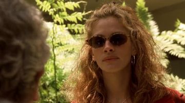 Les véritables lunettes de soleil portées par Erin Brockovich (Julia Roberts) dans Erin Brockovich