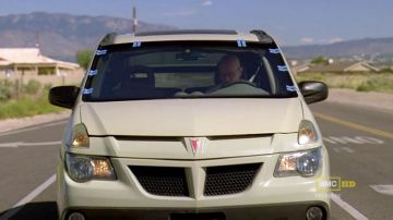 La voiture Pontiac Aztek de Walter White (Bryan Cranston) dans Breaking Bad