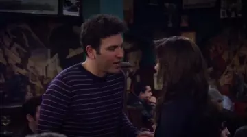 Le pull rayé Theory de Ted Mosby dans How I Met Your Mother