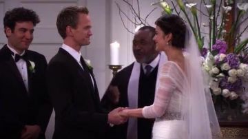 La robe de mariée Monique Lhuillier de Robin Scherbatsky dans How I Met Your Mother