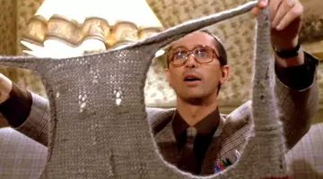 Le gilet (tricot) offert par Thérèse à Pierre (Thierry Lhermitte) dans Le père Noël est une ordure