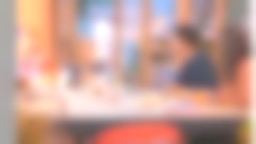 Le pull col bateau à rayures placées de Agathe Lecaron dans La maison des maternelles le 28.01.2020