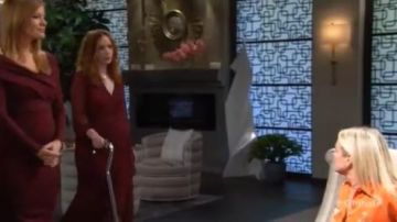 Astr imprimé Floral Robe Wrap porté par Mariah Copeland (Camryn Grimes) comme on le voit sur les Jeunes et Les Agités du 7 février 2020