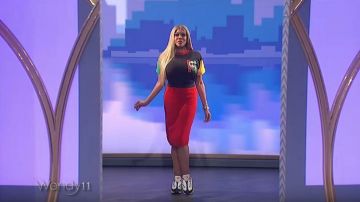 Cross colours Col­or Block Crop T-Shirt worn by Wendy Williams on The Wendy Williams Show  February 6, 2020