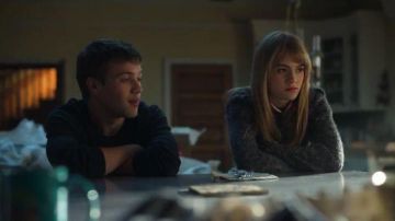 Gray Flecked Sweater worn by Kinsey Locke (Emilia Jones) in Locke & Key Season 1 Episode 1