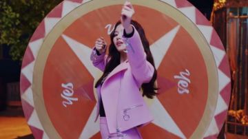 Poches zippées Jupe portée par Sana dans la vidéo de musique deux fois "OUI" ou "OUI" M/V