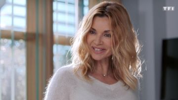 Le Pull Col en V - por Chloé (Ingrid Chauvin) en Mañana nos pertenece del 10 02 2020