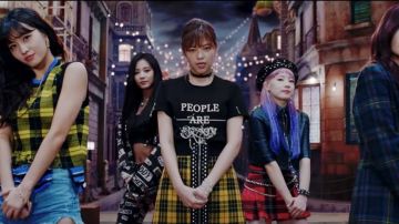 Taille haute Imprimée en Coton mélangé Skinny Jeans portés par TZUYU dans la vidéo de musique deux fois "OUI" ou "OUI" M/V