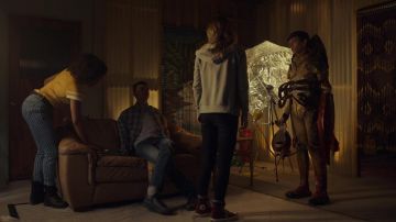 Converse All Star sneakers worn by Kinsey Locke (Emilia Jones) in Locke & Key (S01E02)