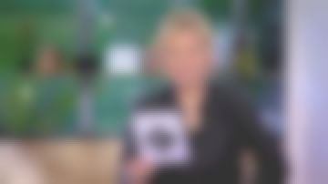 Camisa negra de lunares de Anne-Élisabeth Lemoine en C à vous