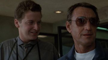 Noir Aviateur lunettes de soleil portées par l'Officier Frank Murphy (Roy Scheider) comme on le voit en Bleu Tonnerre