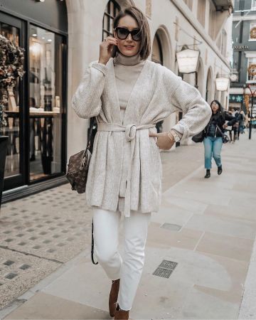 Belted Cardigan de Justine en la cuenta de Instagram @itsjustinesjournal