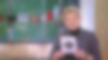 Chaqueta blazer a rayas grises de Anne-Élisabeth Lemoine en Cà vous el 12.02.2020