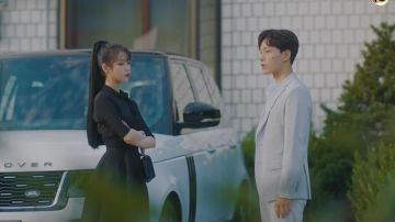 Noir Midi Robe portée par Jang Homme Wol (Lee Ji Eun ) dans l'Hôtel Del Luna Épisode 12