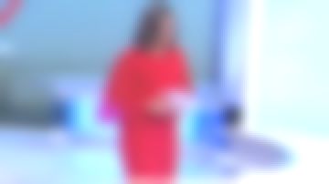 The dress folded sleeves and knot at the back of Karine Baste-Regis in Télématin the 13.02.2020