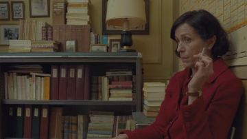 Vintage gold watch worn by Lucinda Krementz (Frances McDormand) in The French Dispatch of the Liberty, Kansas Evening Sun