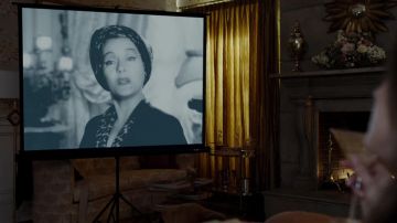 Film Regardé par Fallon Carrington (Elizabeth Gillies) dans Dynastie (S02E12)