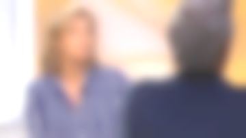 Camisa de popelín estampada azul de Claire Chazal en Passage des Arts el 13.02.2020