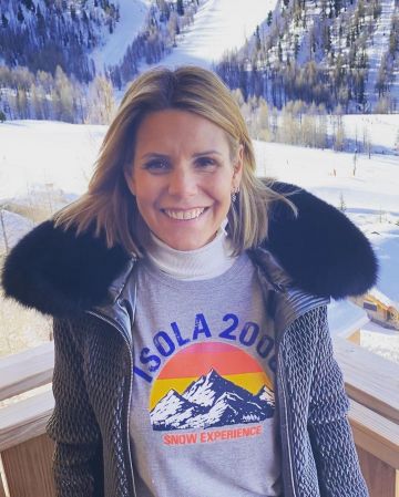 La veste de ski de Laura Tenoudji sur le compte Instagram de @lauratenoudji