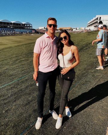 Veja White Sneak­er of Kat Tanita on the Instagram account @kattanita