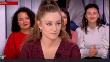 La combinaison imprimée de Charlotte Vautier dans Clique le 13.02.2020