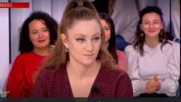 The combination of a printed Charlotte Vautier in Click the 13.02.2020