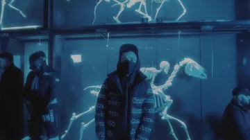 La doudoune Moncler de Bigflo dans son clip Dioscures (Freestyle)