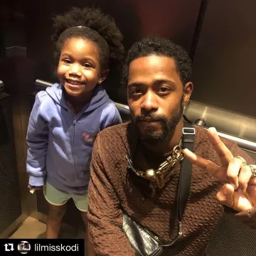 Casual Pull Tricoté Pull porté par Lakeith Stanfield sur l'Instagram account @blackfilmsmatter