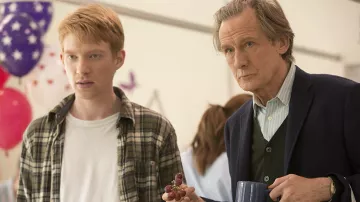 Plaid shirt yellow Tim (Domhnall Gleeson) in It was time